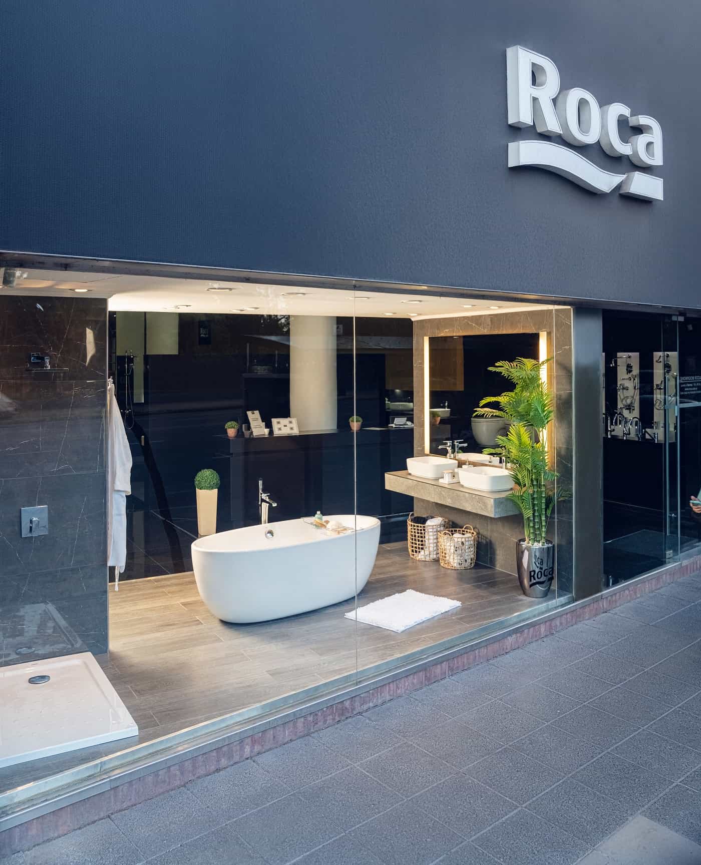 <p>Roca se ha convertido en el primer fabricante de cuartos de baño que abre un showroom en la ciudad de Buenos Aires.</p>1